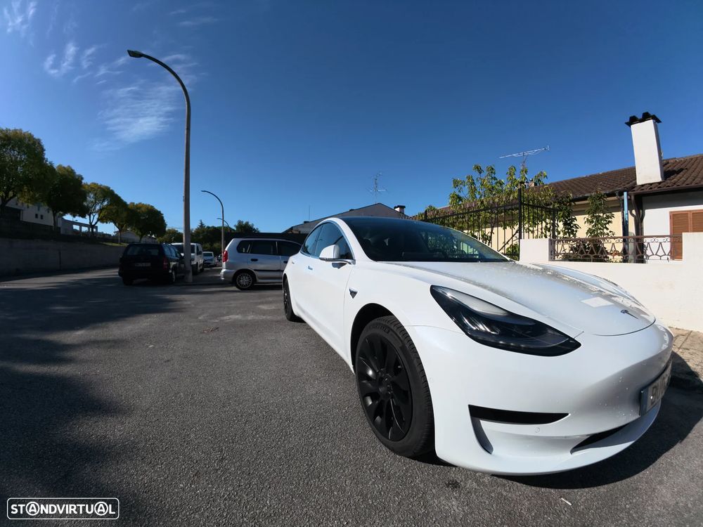 Tesla Model 3 Standard Range Plus RWD — fotografia 13