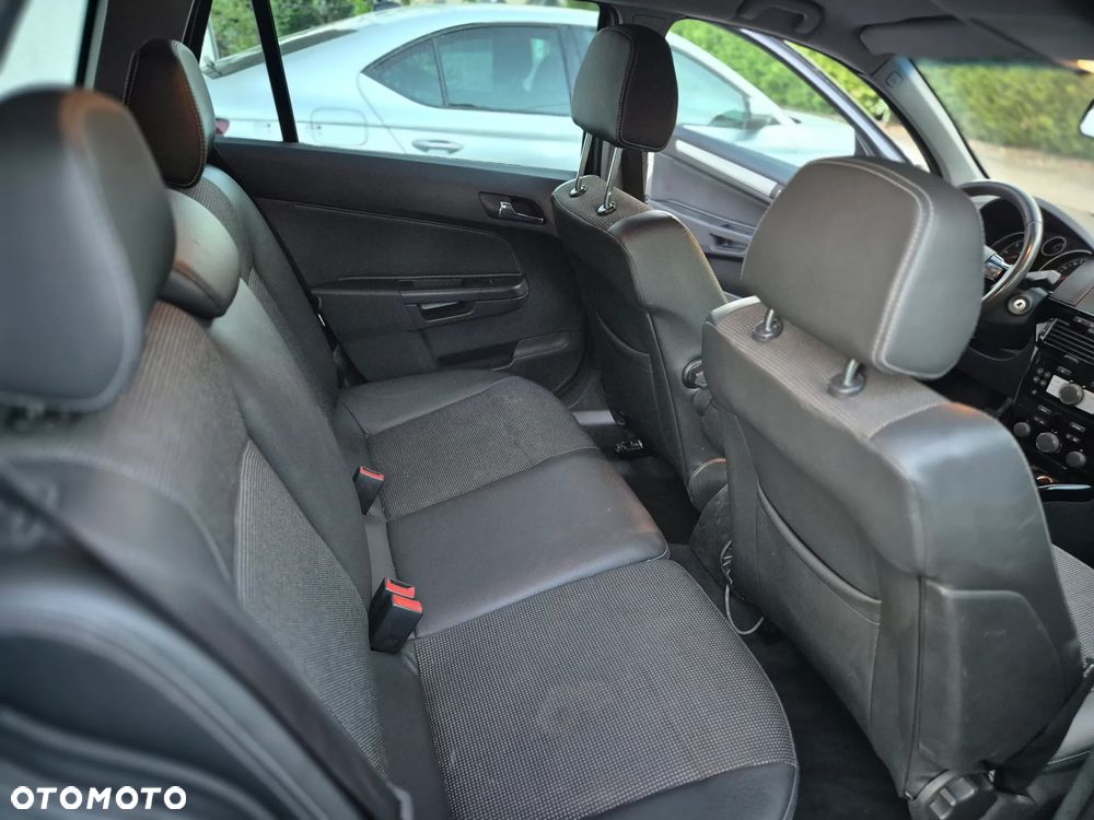 Opel Astra 1.9 CDTI DPF Cosmo - 7
