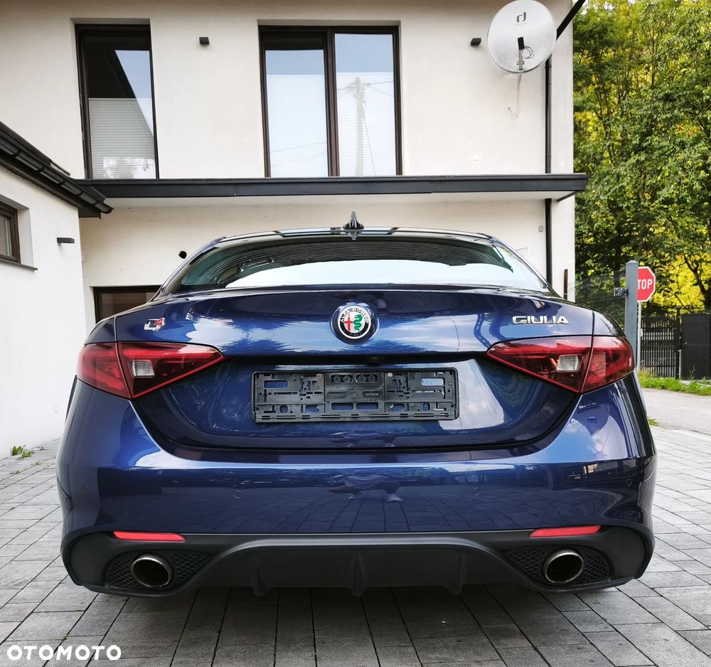 Alfa Romeo Giulia 2.0 Turbo 16V AT8-Q4 Veloce Ti - 7