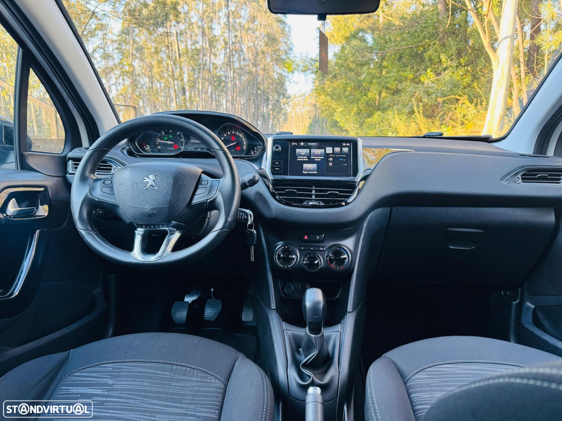 Peugeot 208 1.6 BlueHDi Style - 24