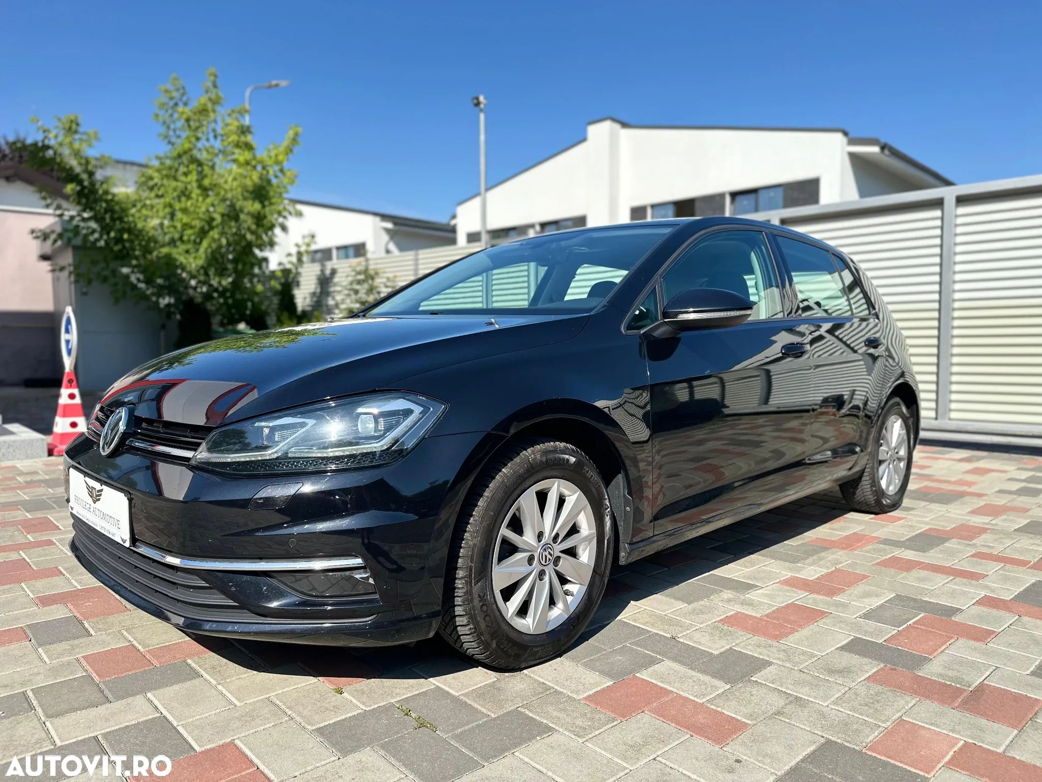 Volkswagen Golf 1.0 TSI DSG Comfortline - 1
