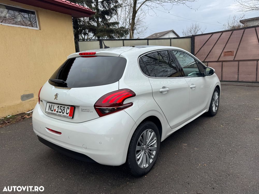 Peugeot 208 PureTech 82 Start & Stop Allure - 8