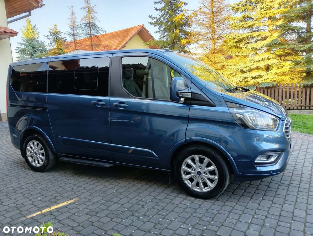 Ford Tourneo Custom - 1