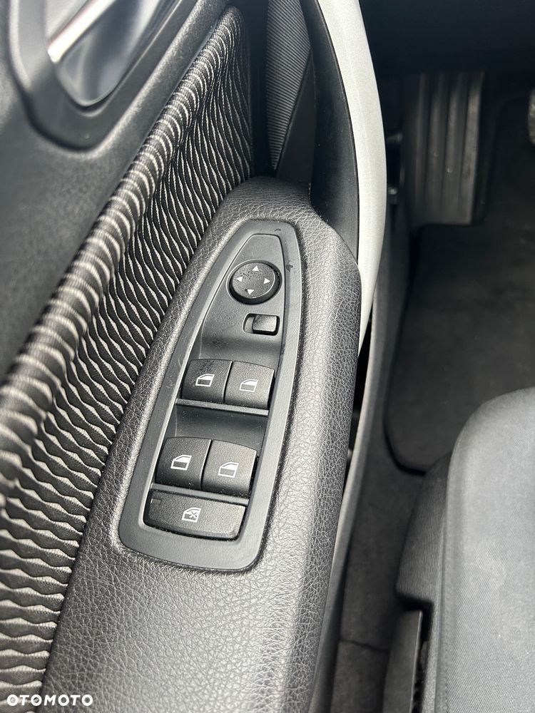 BMW Seria 1 116d EfficientDynamics Edition - 26