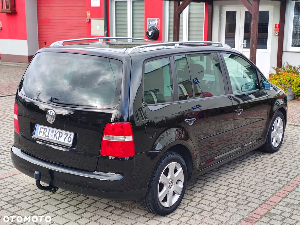 Volkswagen Touran 2.0 TDI Highline - 22