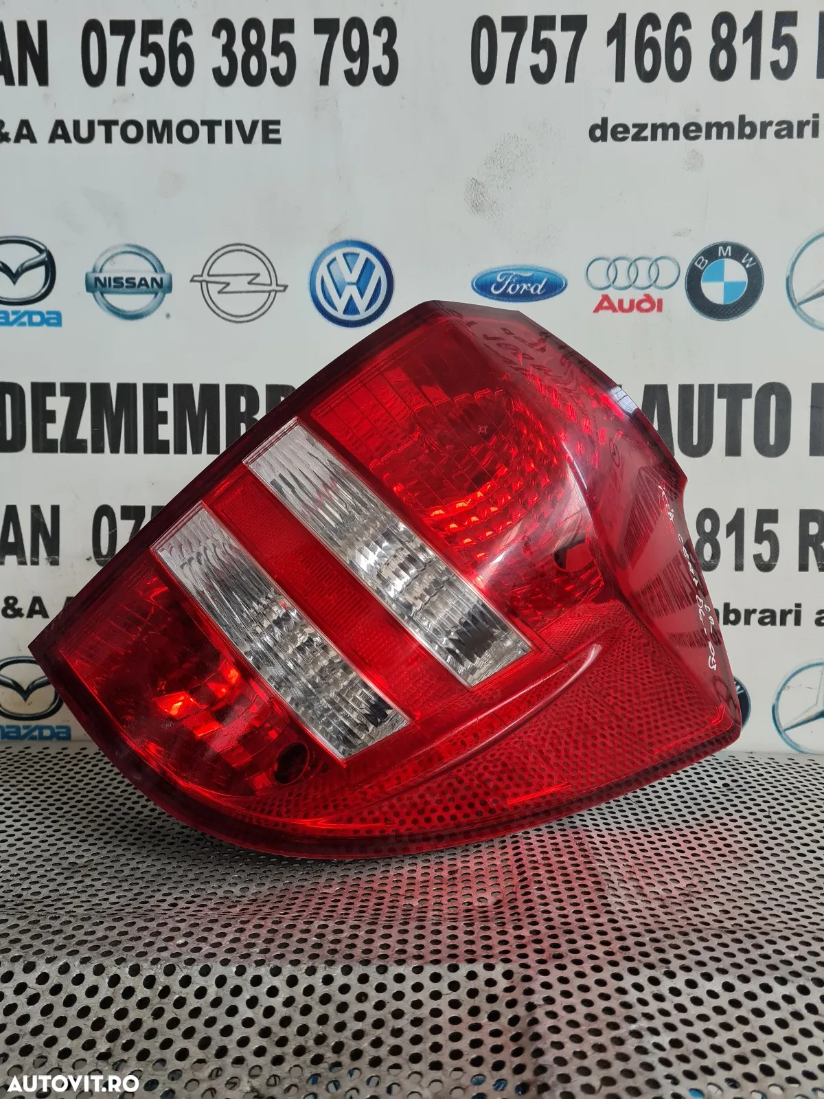 Lampa Stop Tripla Drepta Kia Ceed Break Combi An 2004-2005-2006-2007-2008-2009 - Dezmembrari Arad - 3