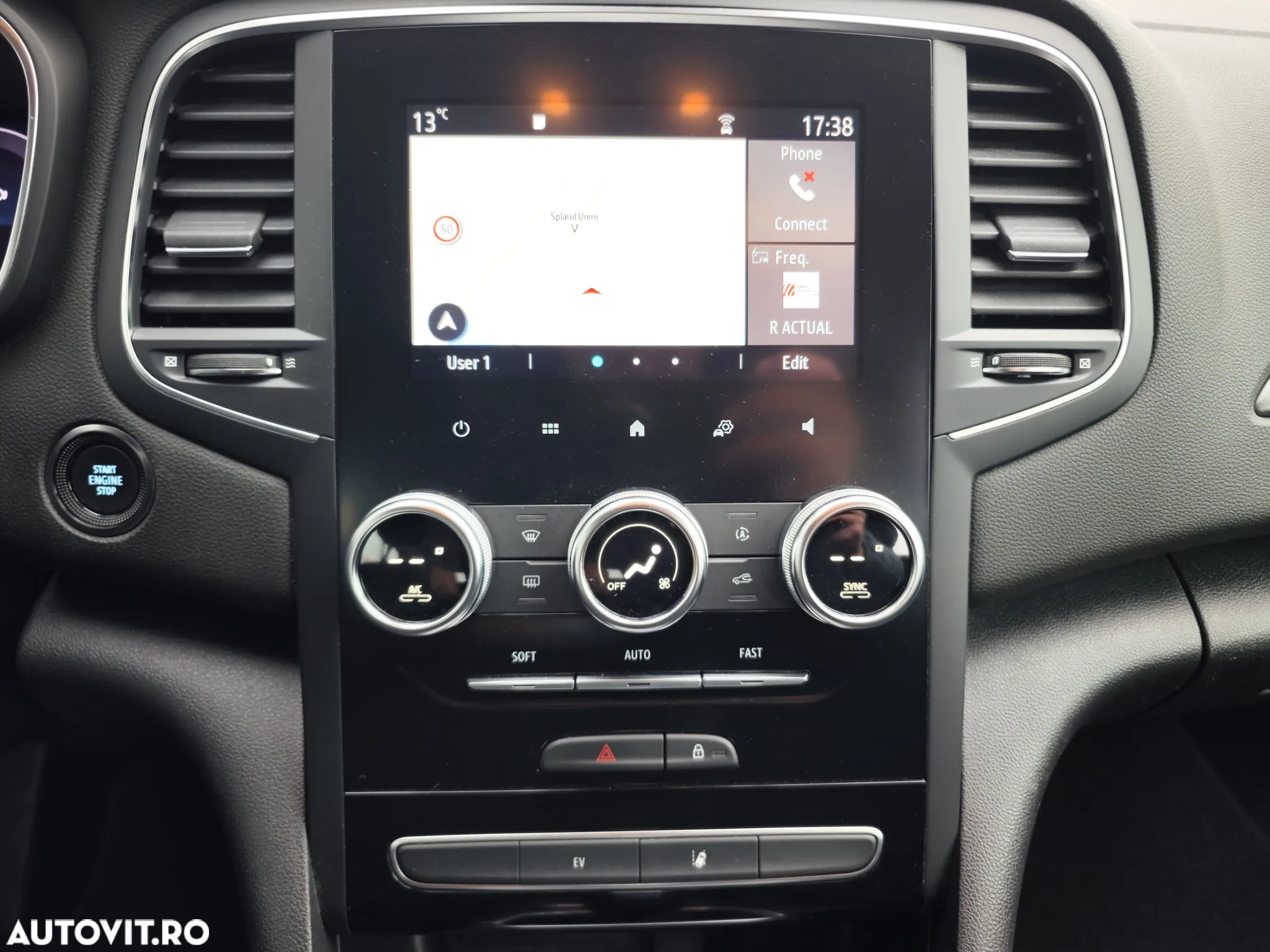 Renault Megane Grandtour E-TECH Plug-in 160 BUSINESS EDITION - 18