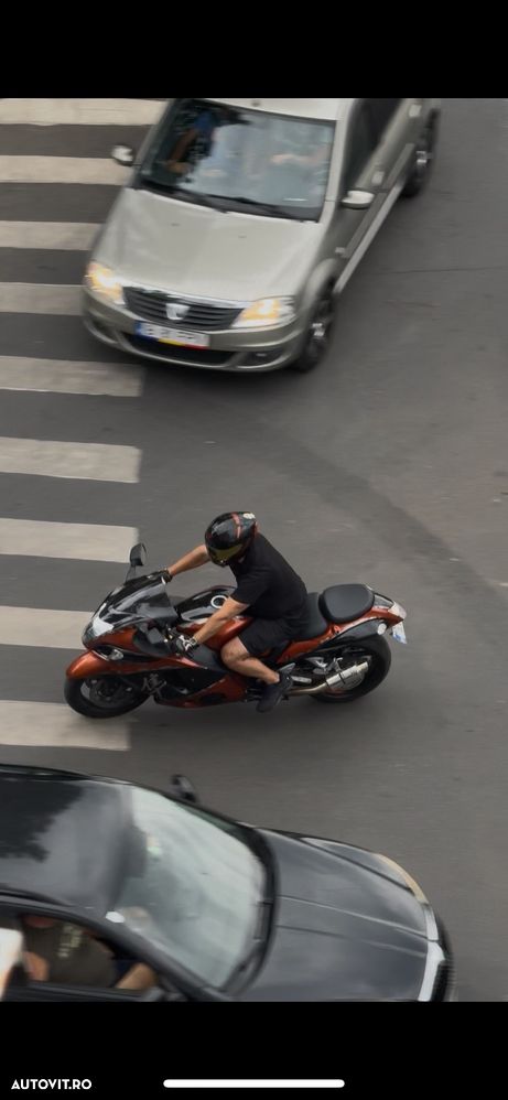 Suzuki GSX 1300R Hayabusa - 10