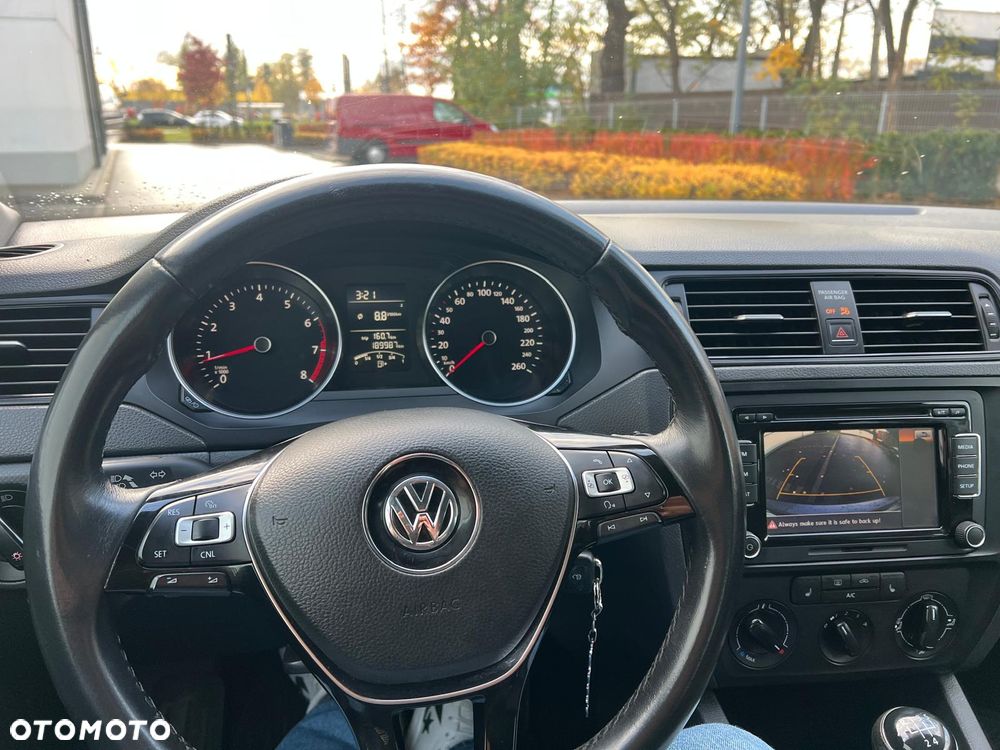 Volkswagen Jetta 2.0 Base - 29