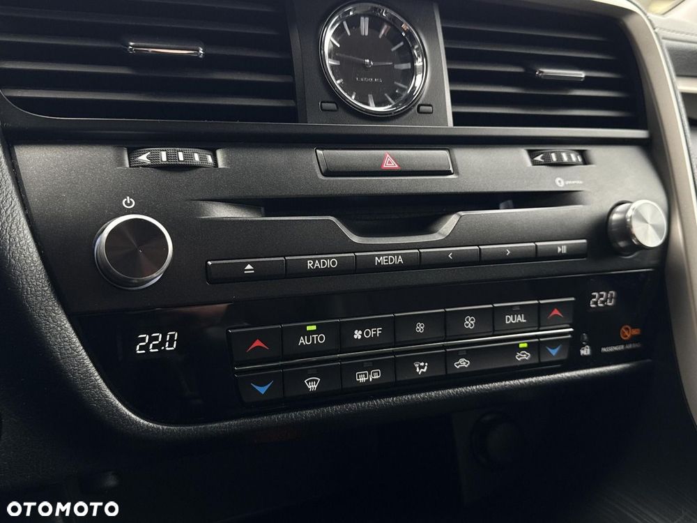 Lexus RX - 22