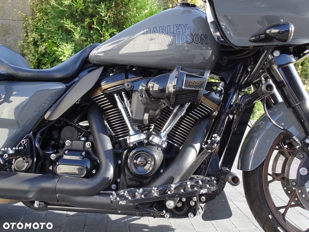 Harley-Davidson Touring Road Glide - 18