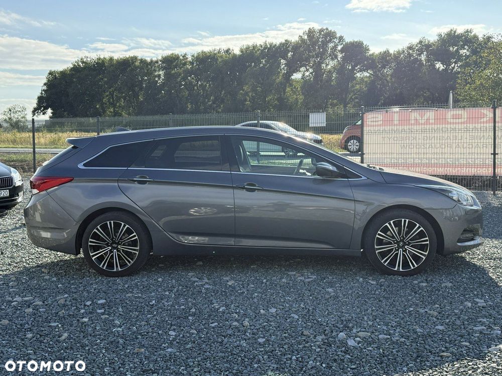 Hyundai i40 Kombi 1.7 CRDi Premium - 4