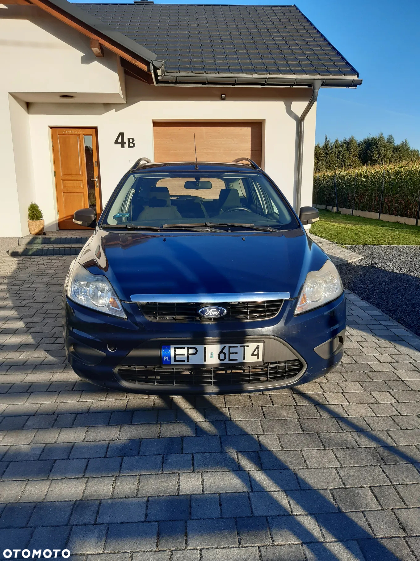Ford Focus 1.6 Ambiente - 2