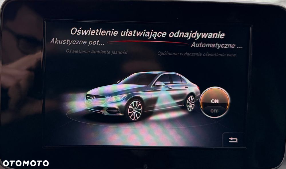 Mercedes-Benz Klasa C 200 4-Matic 9G-TRONIC - 23