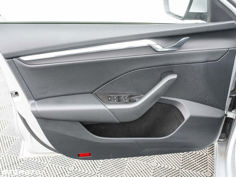 Skoda Octavia 2.0 TDI SCR Style DSG - 11