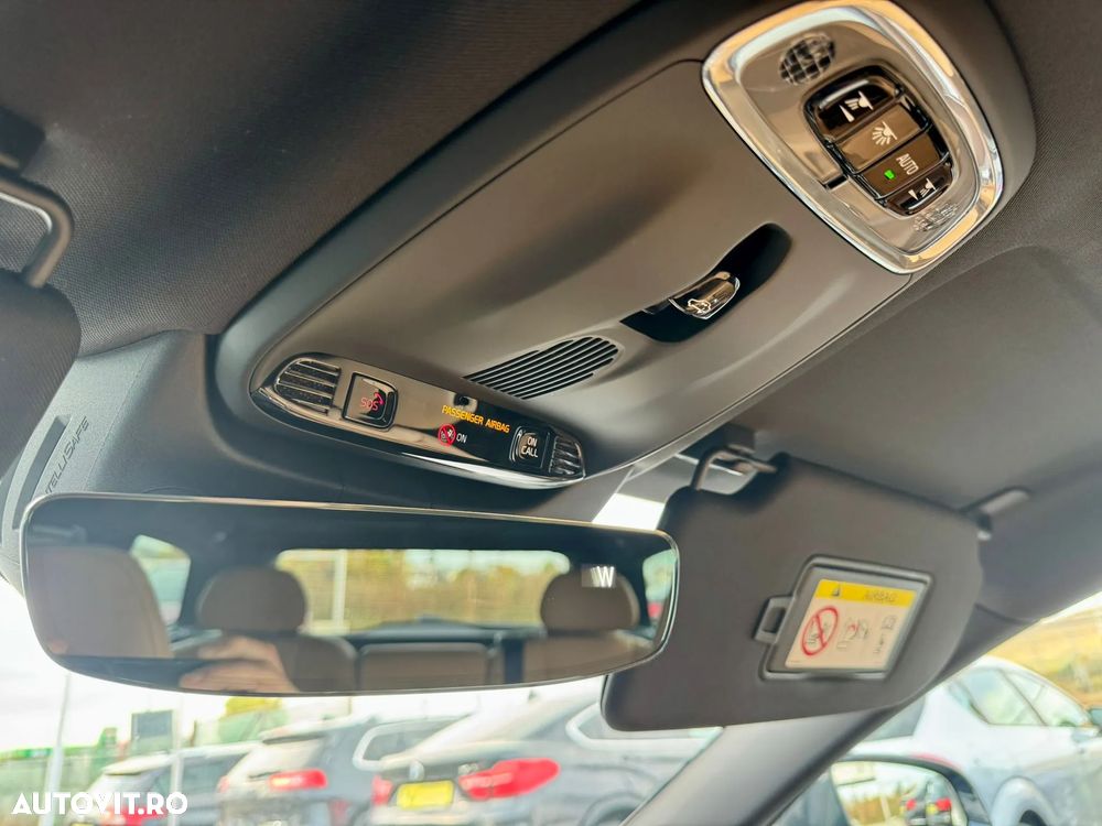 Volvo V90 D5 AWD Geartronic Momentum Pro - 31