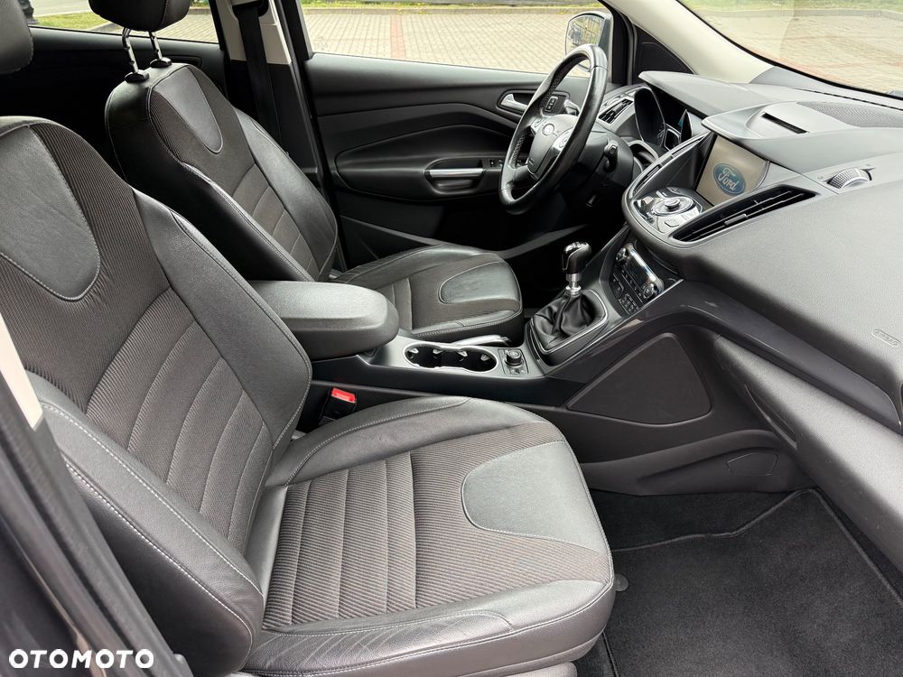 Ford Kuga 2.0 TDCi 2x4 Titanium - 19