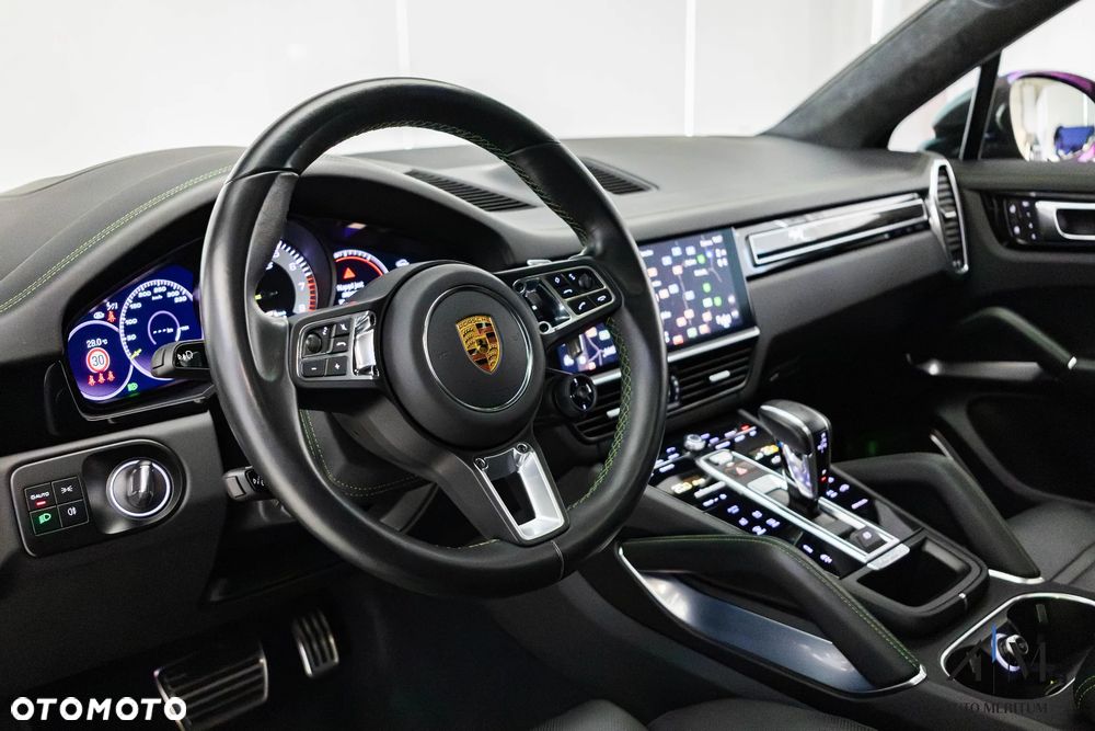 Porsche Cayenne Turbo S E-Hybrid - 12