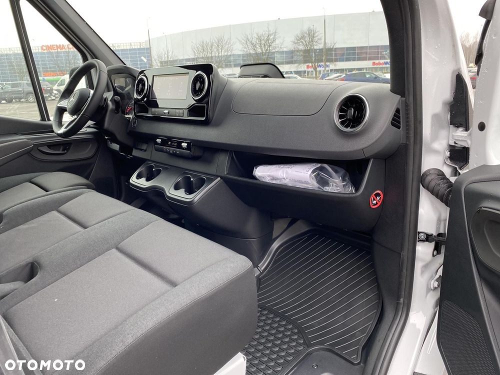 Mercedes-Benz Sprinter - 18