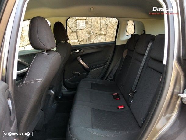 Peugeot 2008 1.6 e-HDi Allure - 18