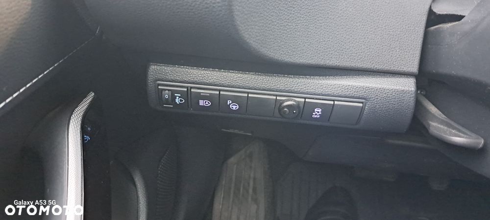 Toyota Corolla 1.8 Hybrid Comfort - 17