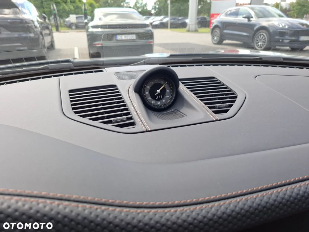 Porsche 911 GT3 Touring PDK - 21