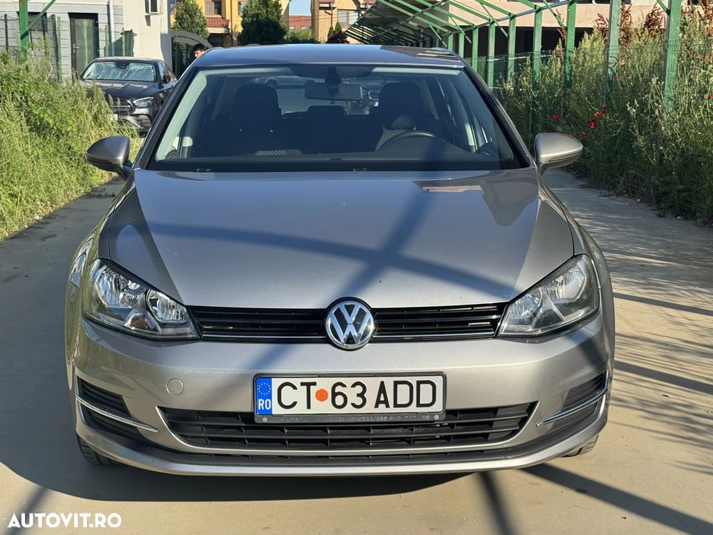 Volkswagen Golf - 2