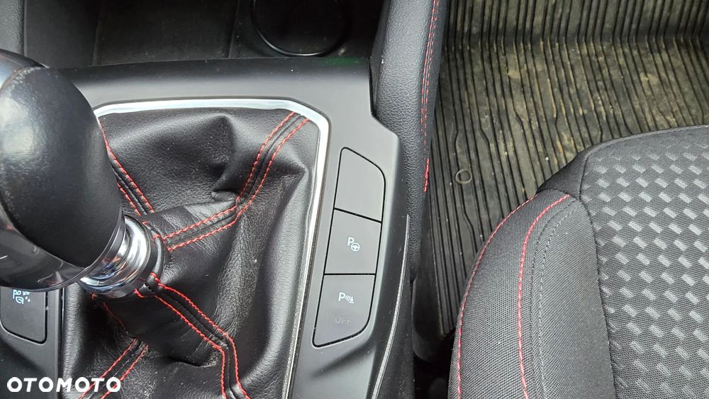 Ford Focus 1.0 EcoBoost ST-Line X - 22