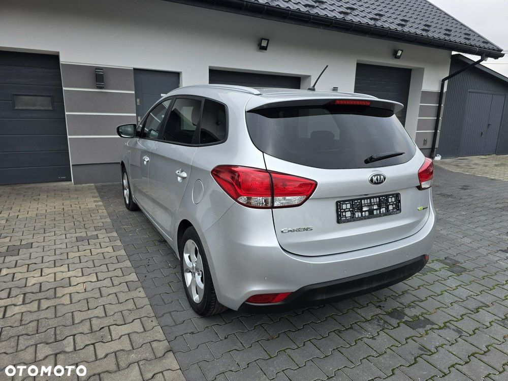 Kia Carens - 6
