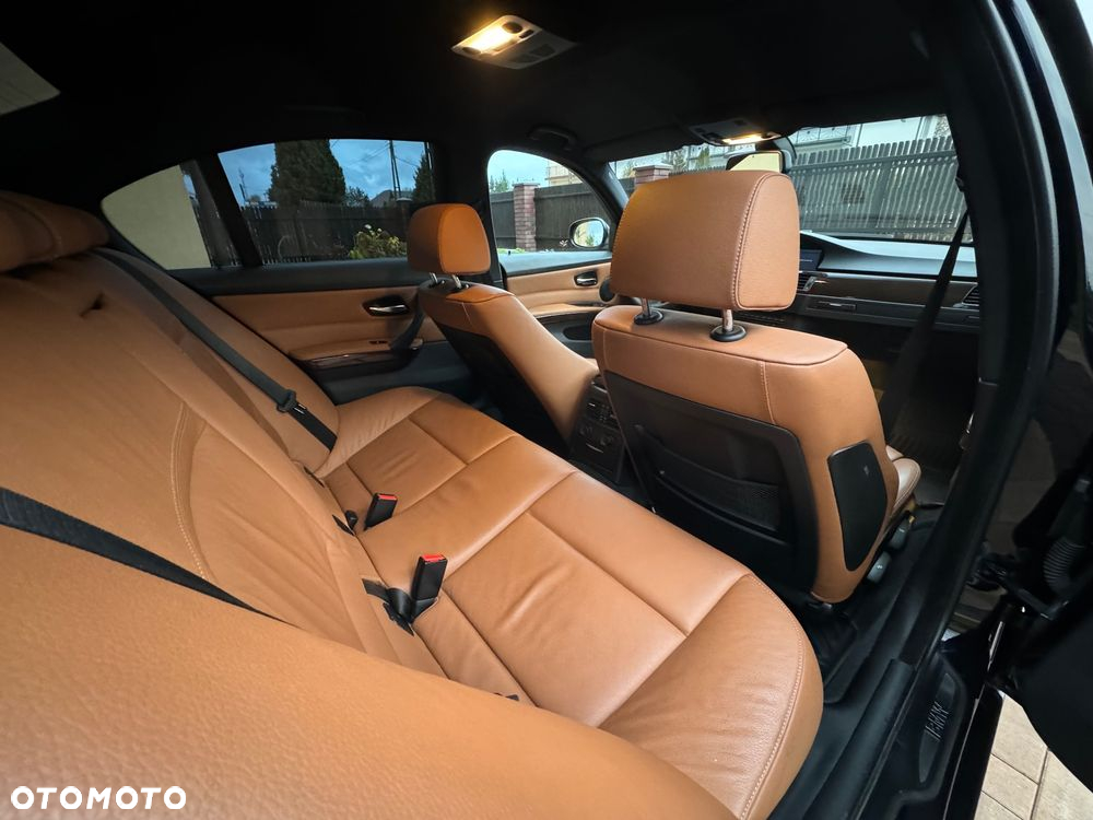 BMW Seria 3 330d - 11