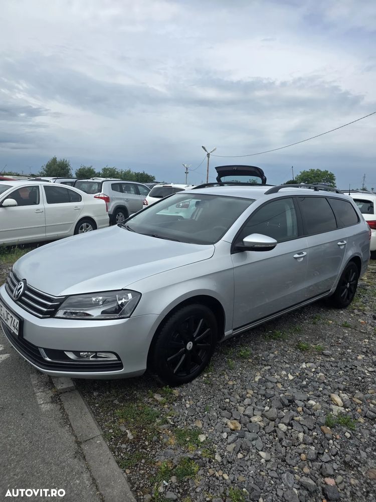 Volkswagen Passat - 1