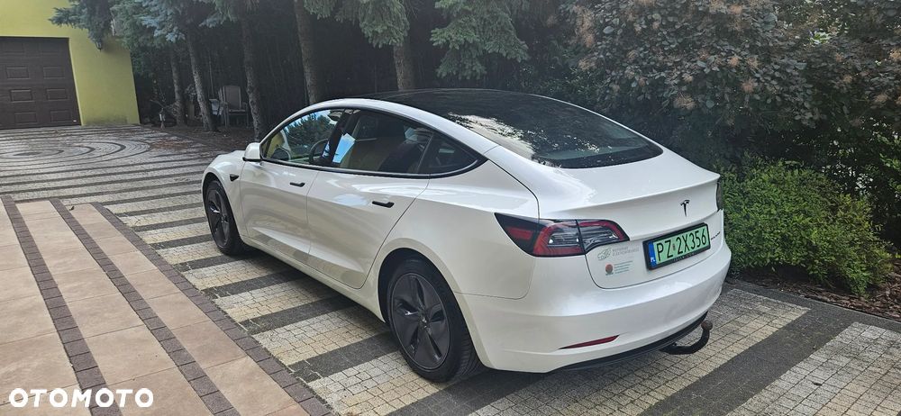 Tesla Model 3 - 8