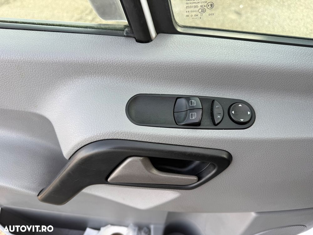 Mercedes-Benz Sprinter 906.253 Pickup cabina dubla - 34