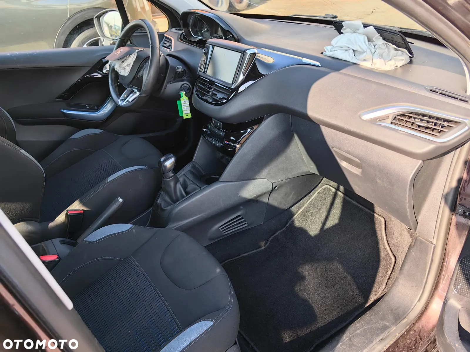 Peugeot 208 120 VTI Intuitive - 13