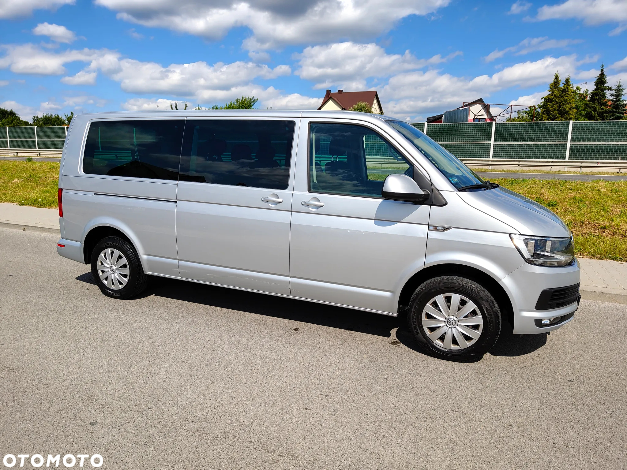 Volkswagen Caravelle 2.0 TDI L2 Comfortline - 23
