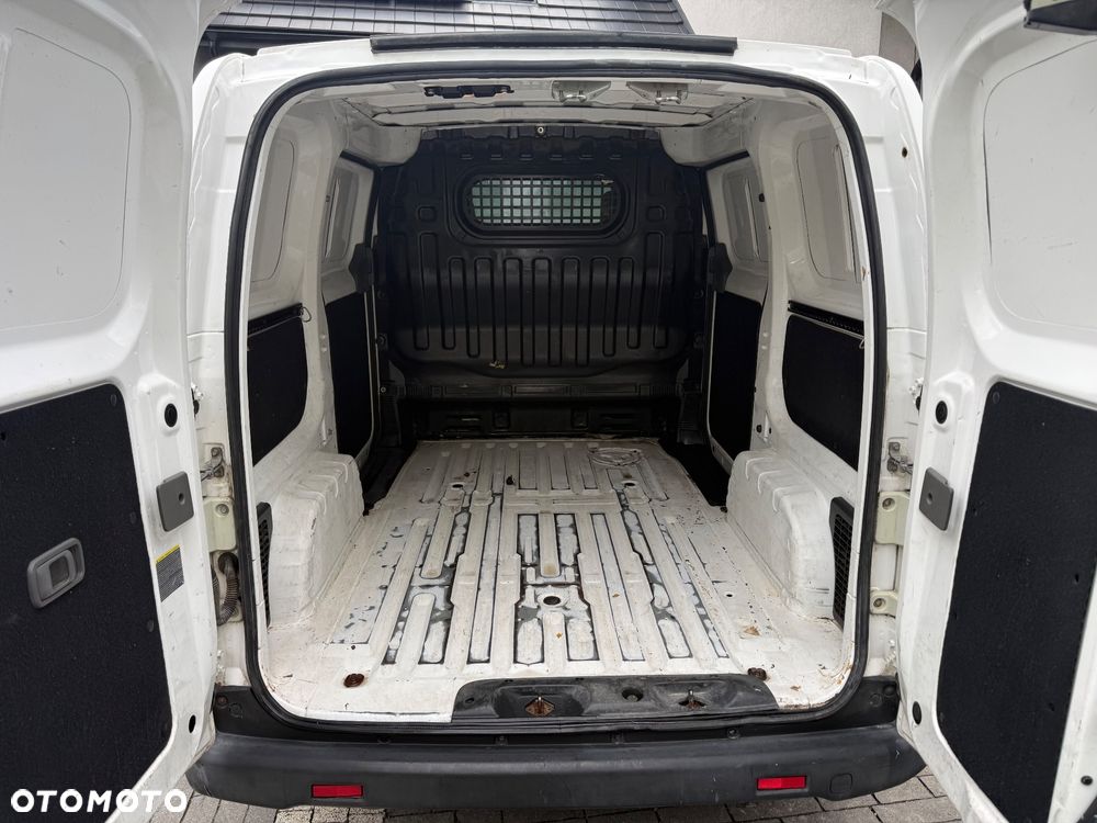 Nissan E-NV200 - 15