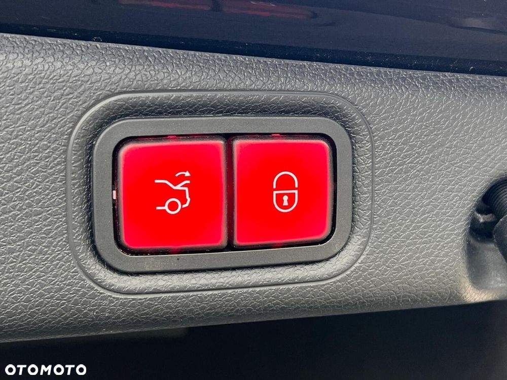 Mercedes-Benz Klasa E - 12