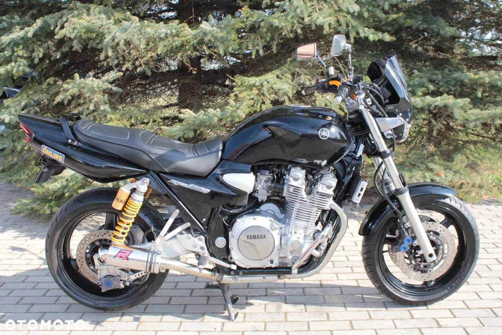 Yamaha XJR - 21