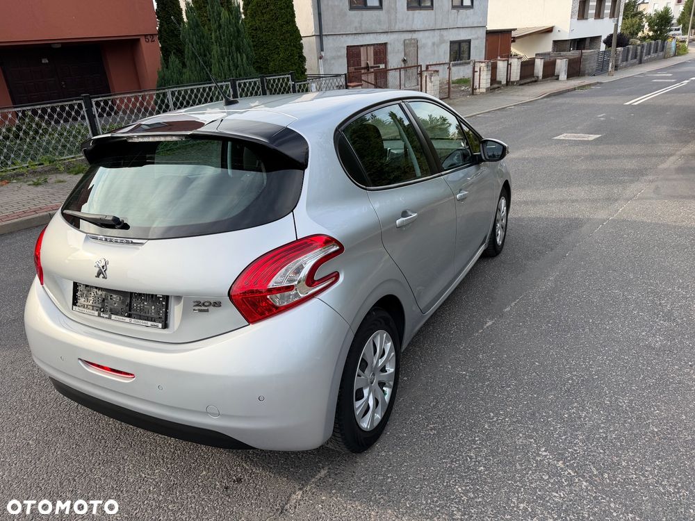 Peugeot 208 - 6