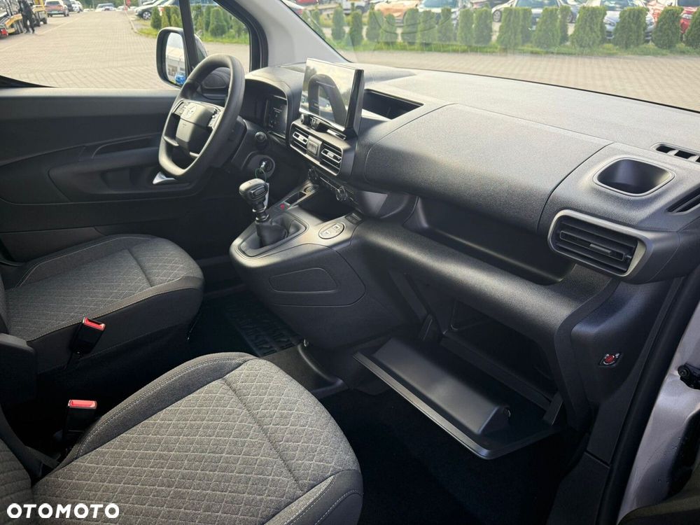 Opel Combo Combo Kombi Edition Plus 1.2 PureTech 110 KM S&S MT6 - 29