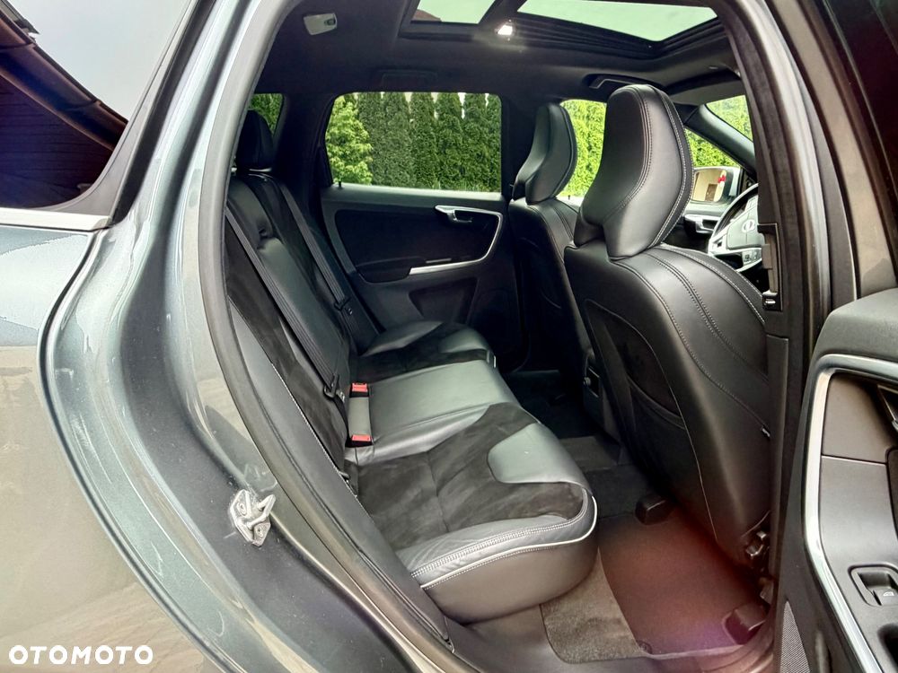 Volvo XC 60 D4 Drive-E R-Design Momentum - 28