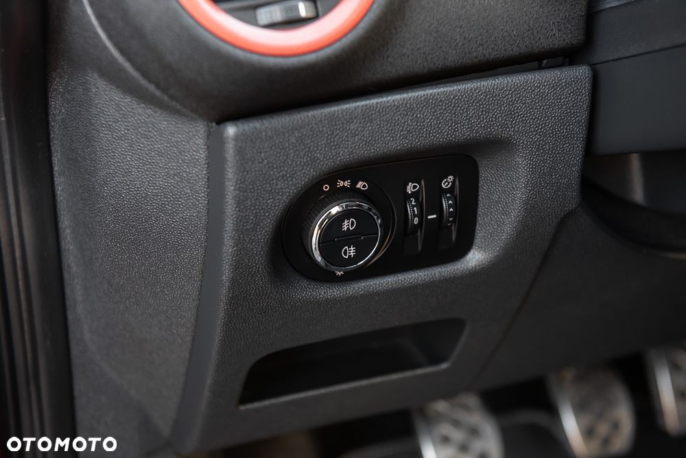 Opel Corsa 1.6 Turbo OPC Nürburgring Edition - 20