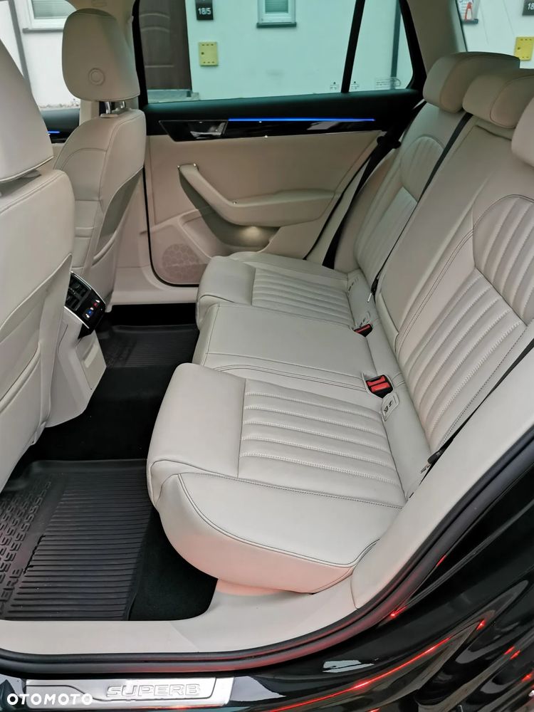 Skoda Superb 2.0 TSI 4x4 DSG L&K - 21