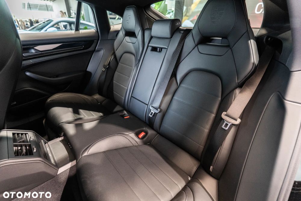 Porsche Panamera 4 E-Hybrid PHEV - 12