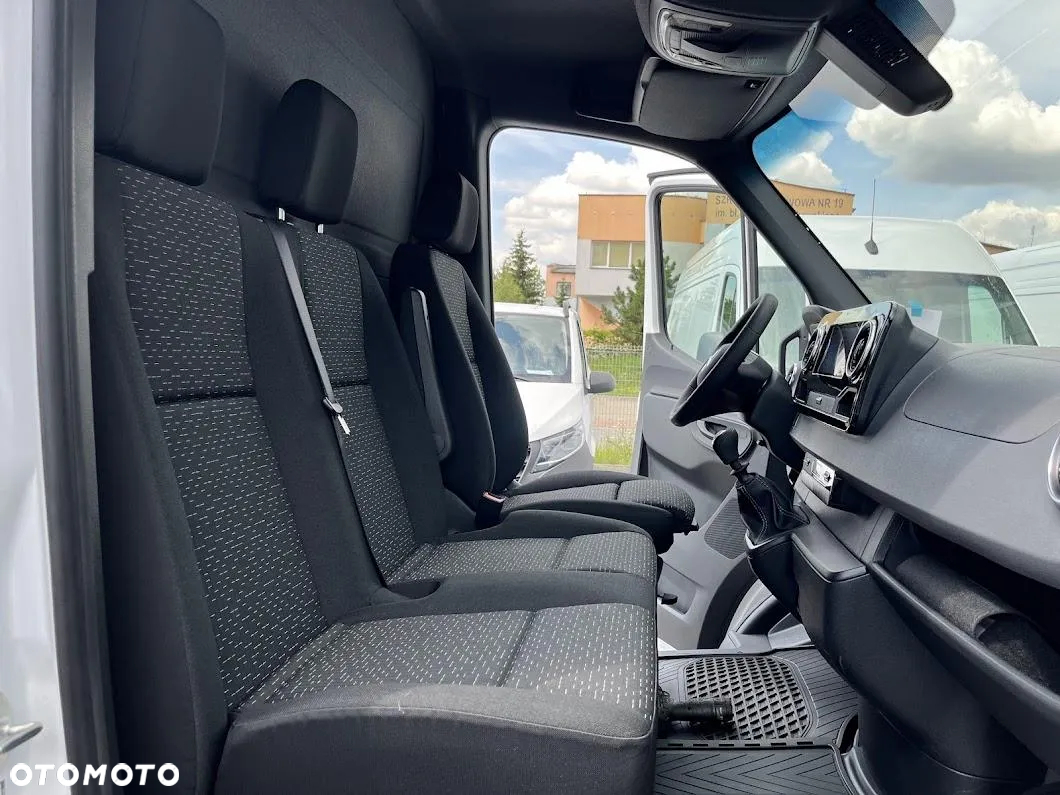 Mercedes-Benz Sprinter - 8