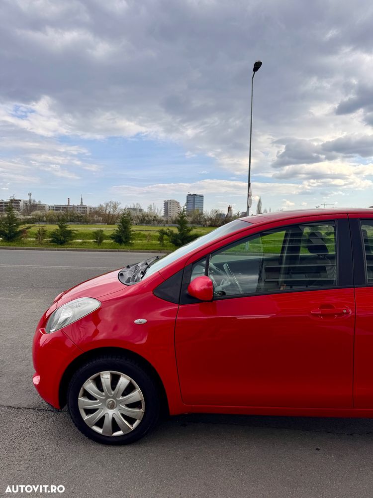 Toyota Yaris 1.3 Sol - 8