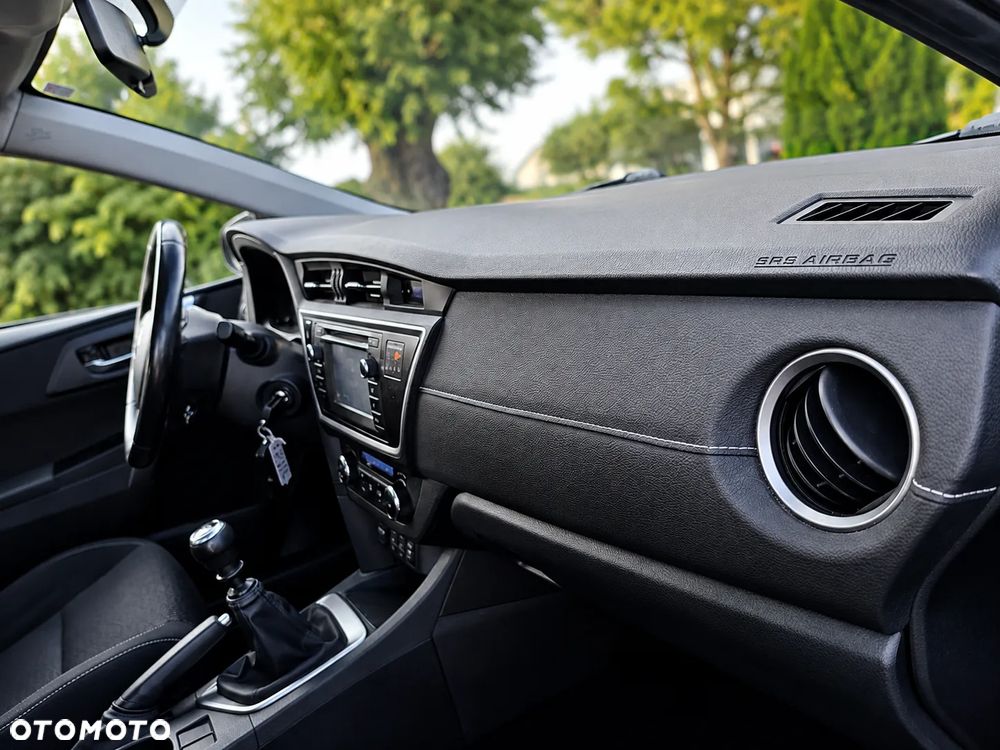 Toyota Auris 1.6 Sol - 13