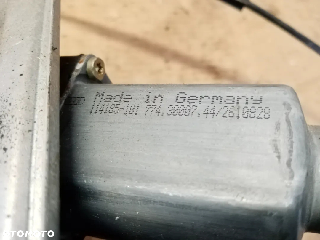Mechanizm podnośnik szyby lewy przód Audi A4 B5 8D0837379C 8D0959801D - 8