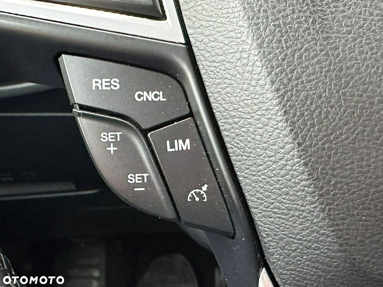Ford S-Max - 27