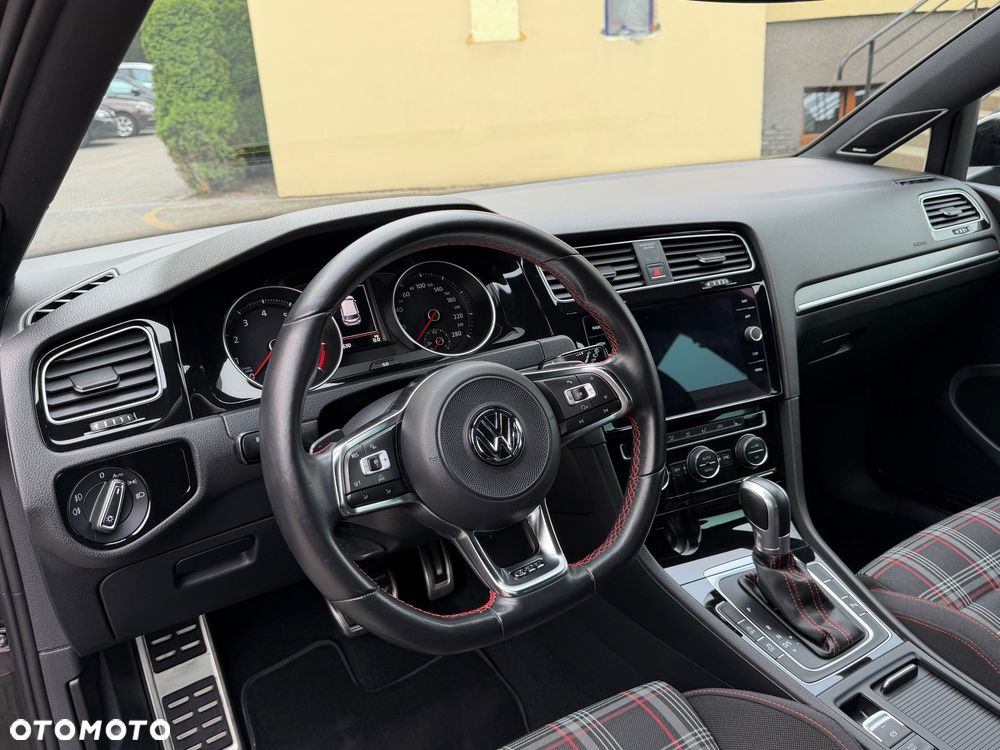 Volkswagen Golf GTI (BlueMotion Technology) DSG - 19